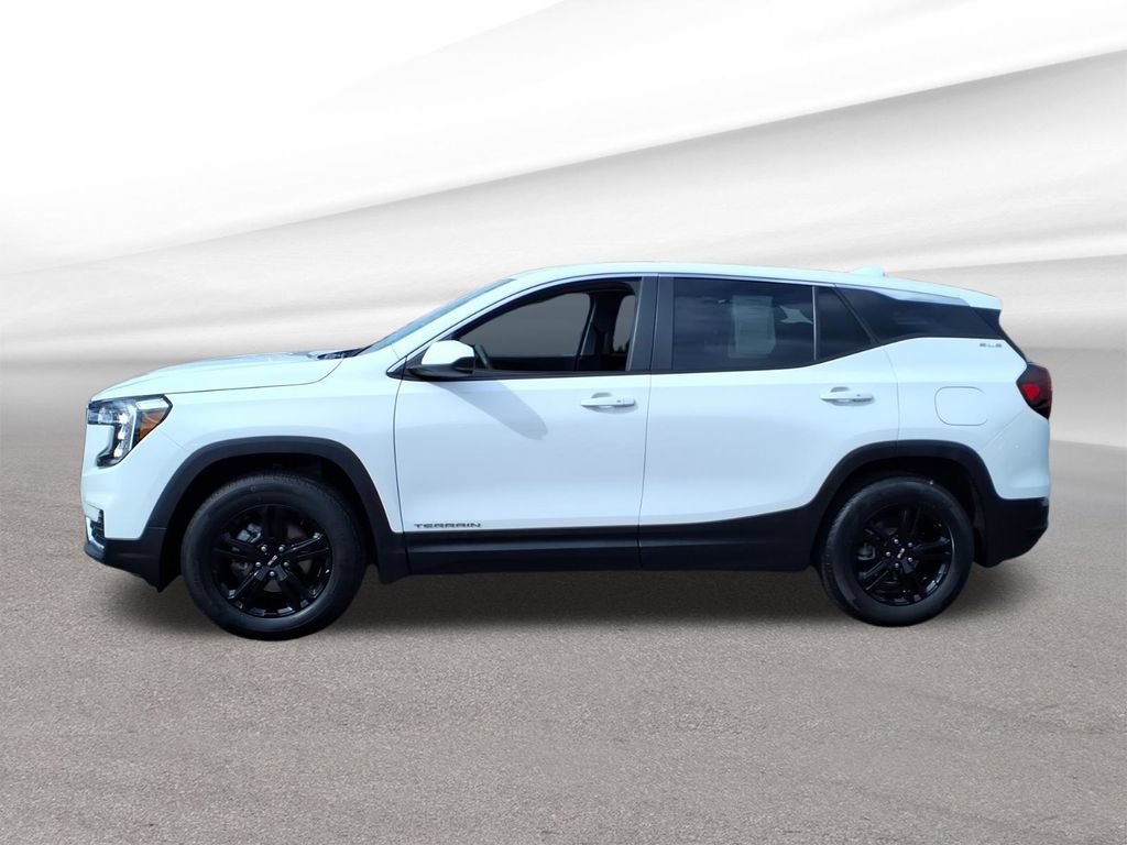 Certified 2024 GMC Terrain SLE FWD image 2