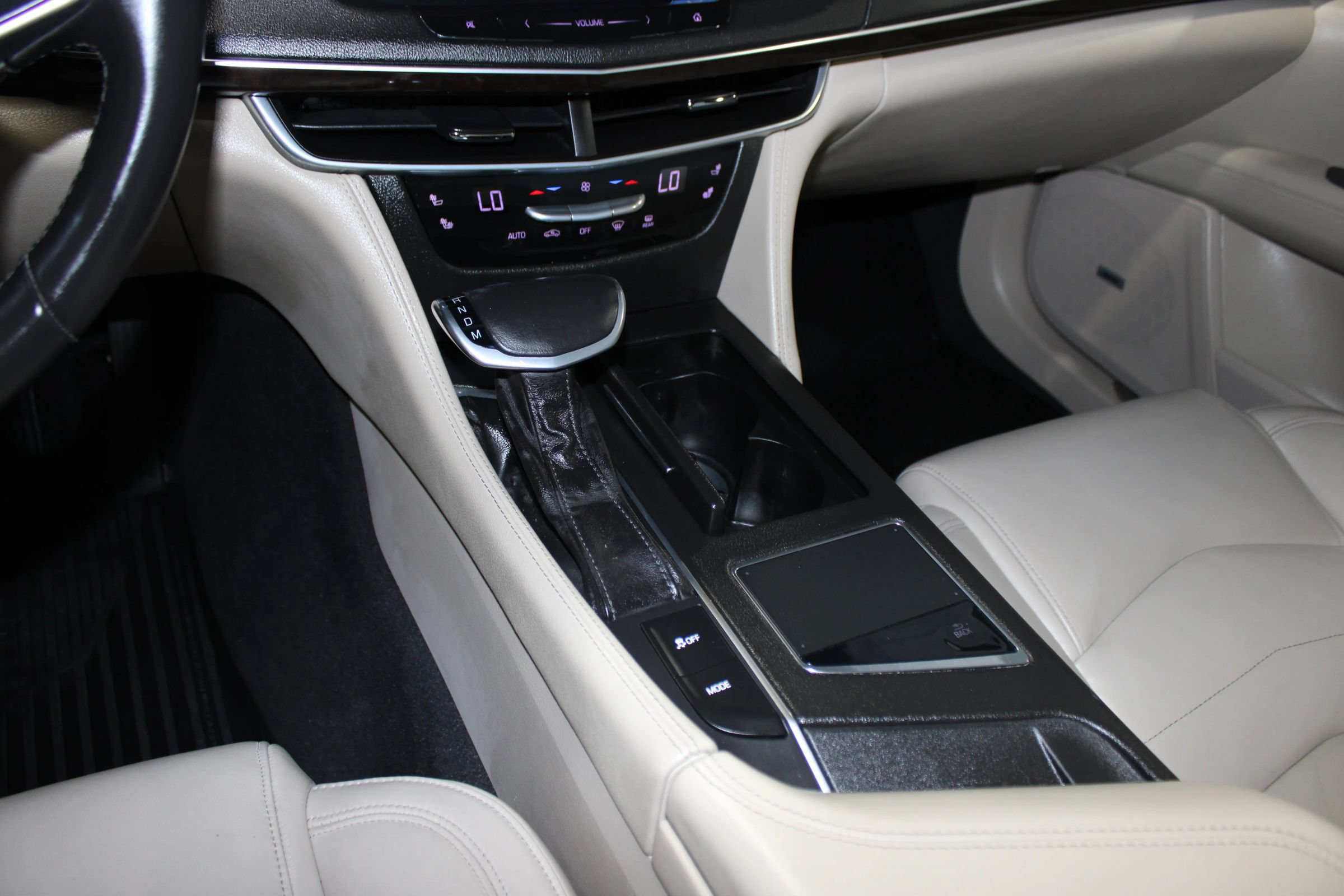 Used 2016 Cadillac CT6 RWD image 17