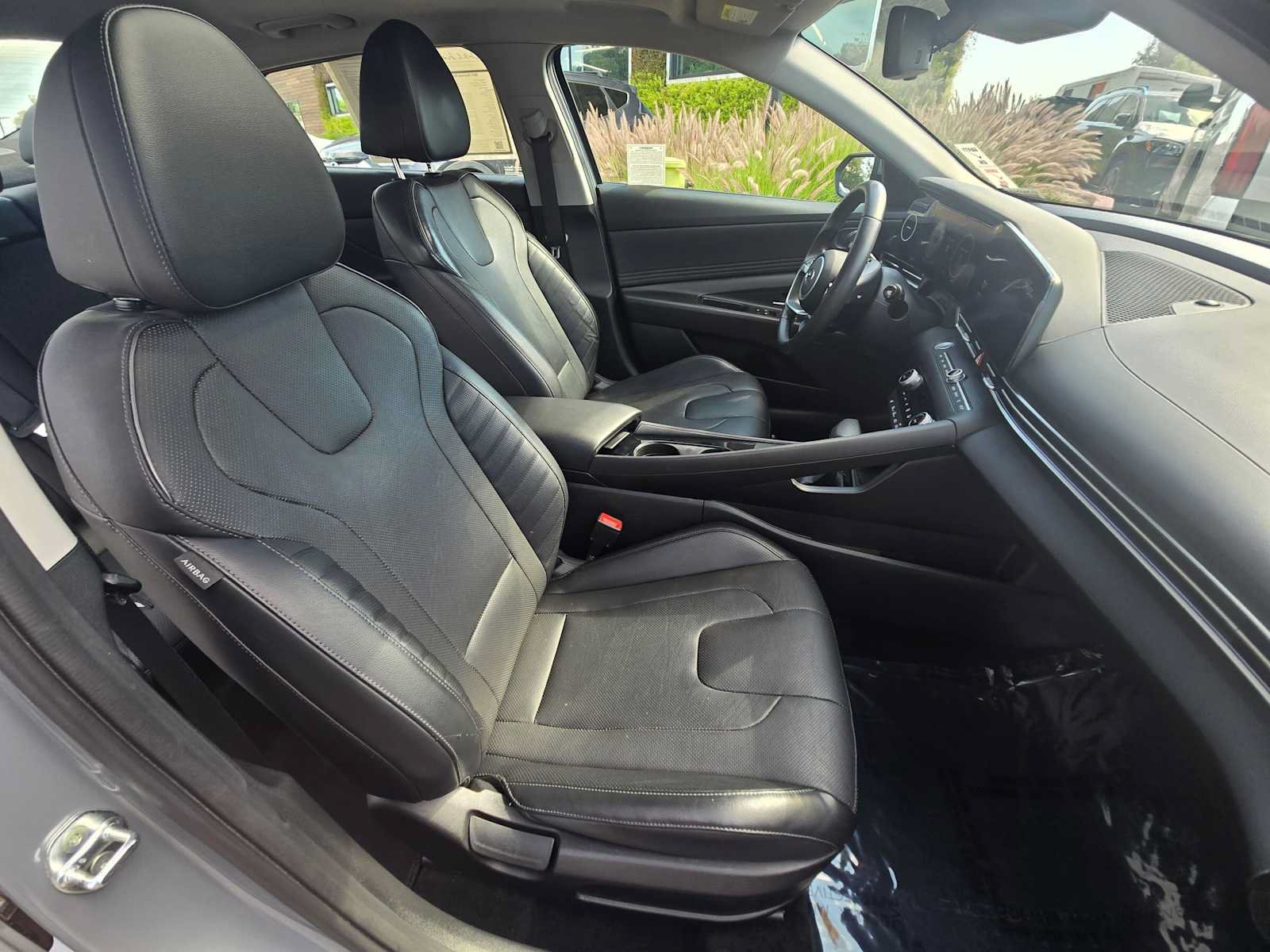 Used 2021 Hyundai Elantra Limited FWD image 10