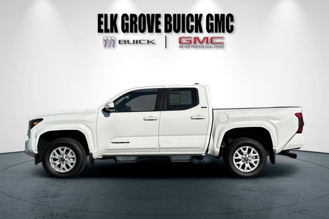 Used 2025 Toyota Tacoma SR5 image 7