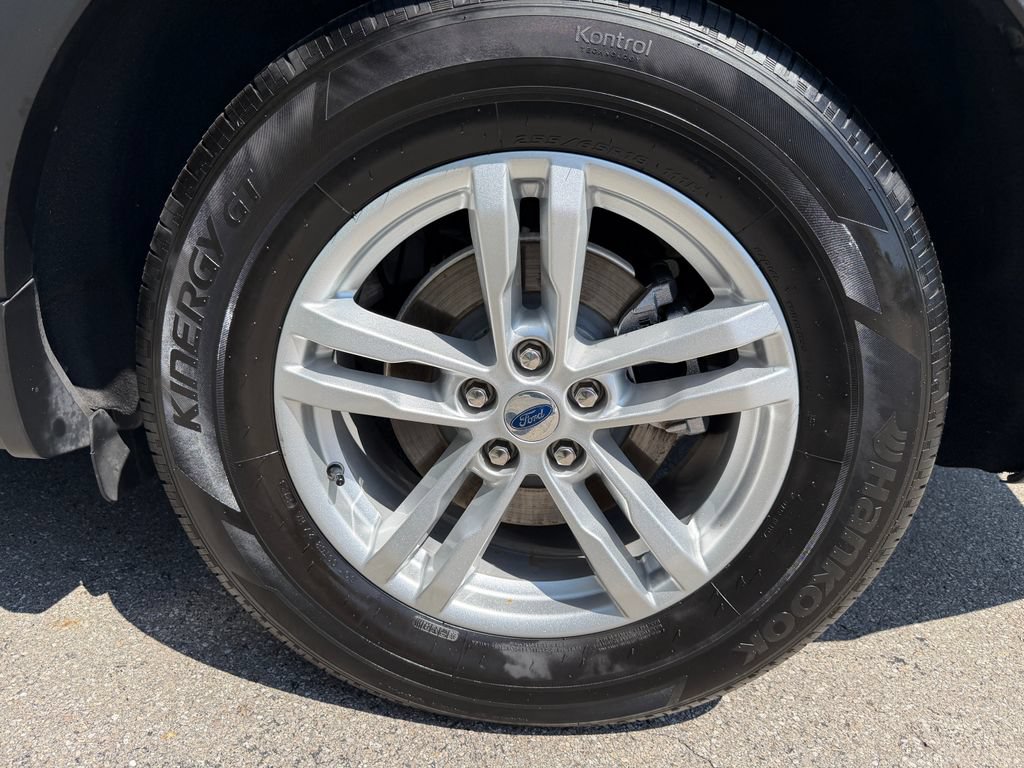 Used 2020 Ford Explorer XLT w/ Equipment Group 202A RWD image 30