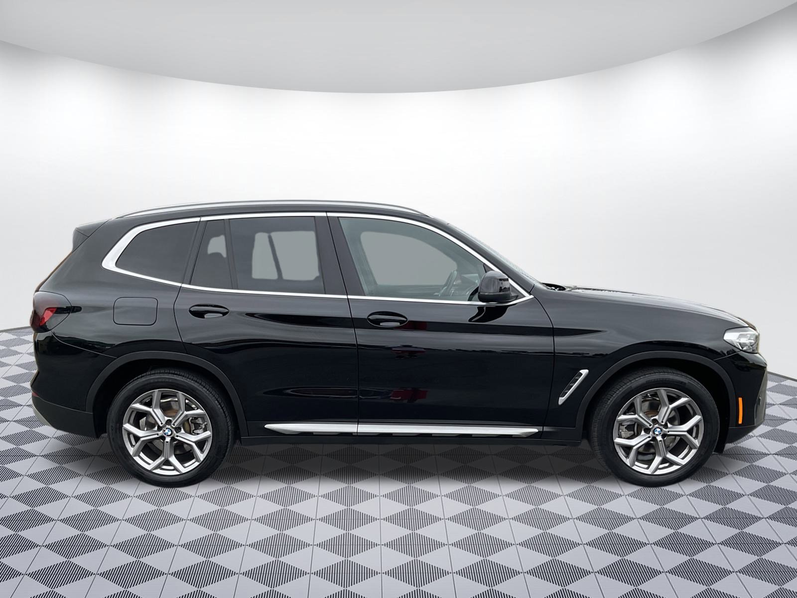 Used 2024 BMW X3 xDrive30i image 2
