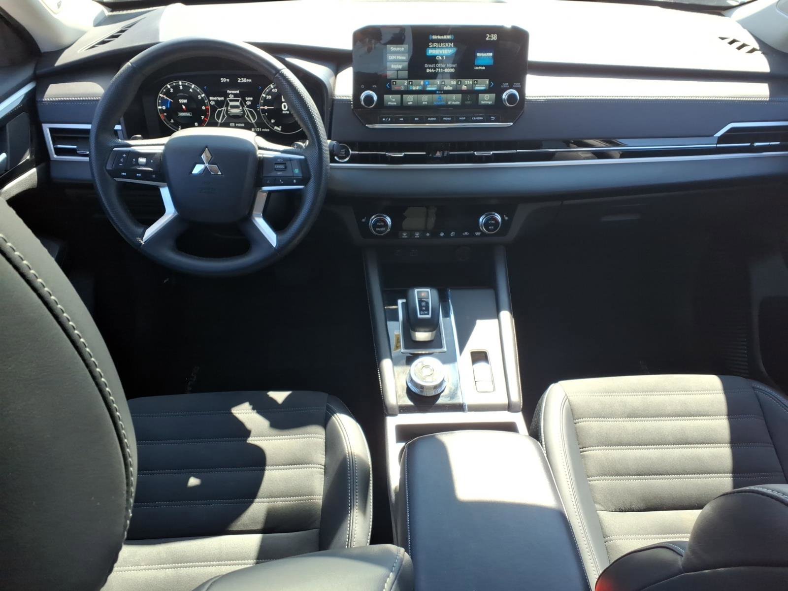 Used 2023 Mitsubishi Outlander SE image 22