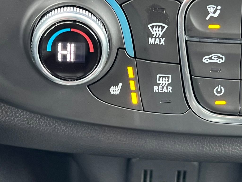 Certified 2023 Chevrolet Traverse LT w/ Rear Camera Mirror Package image 25