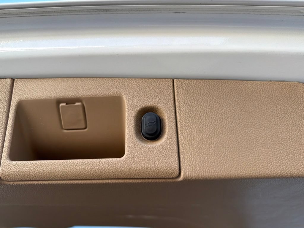 Used 2019 Cadillac Escalade Platinum AWD/4WD image 21