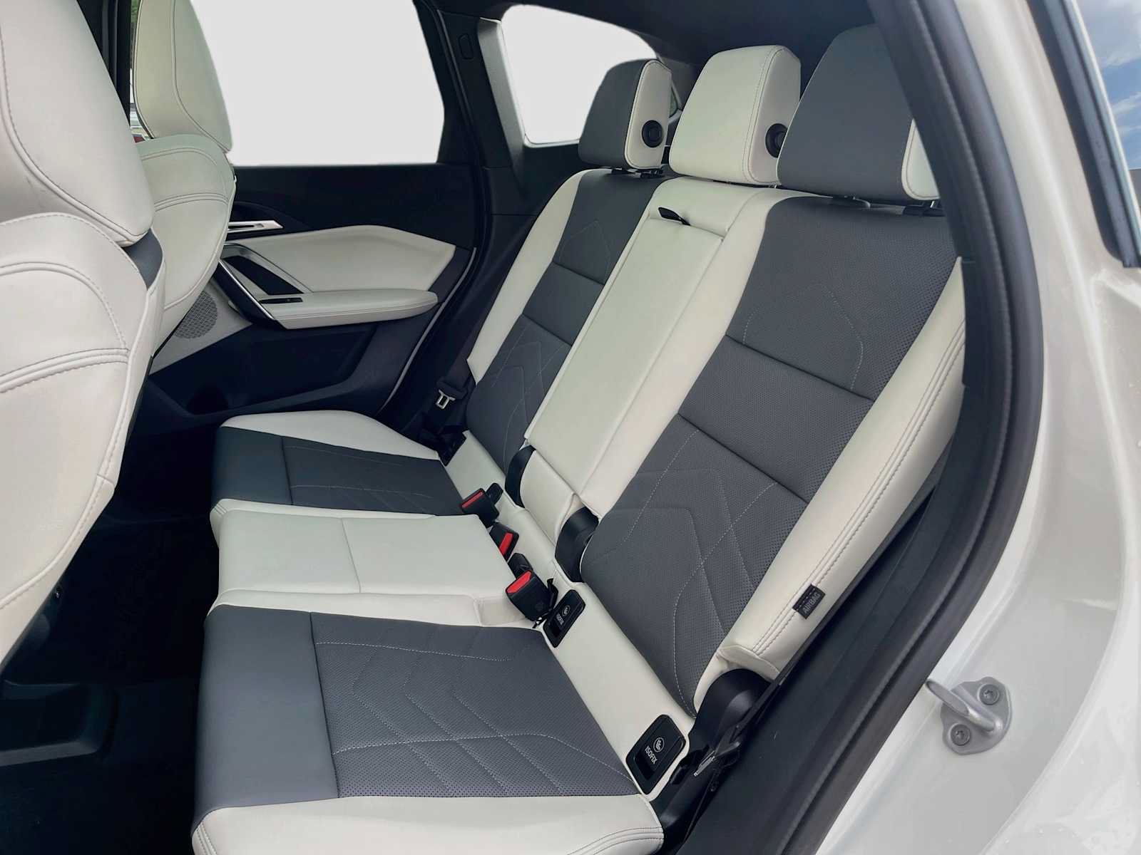 New 2027 BMW X1 xDrive28i AWD/4WD image 17