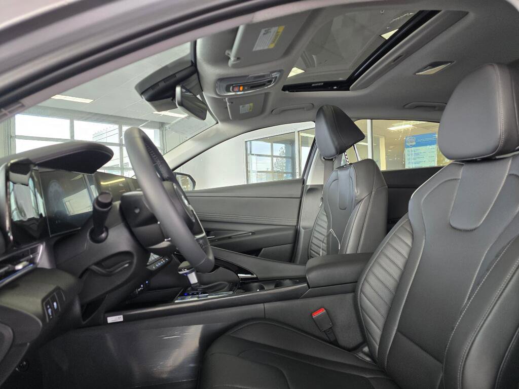 New 2026 Hyundai Elantra Limited image 21