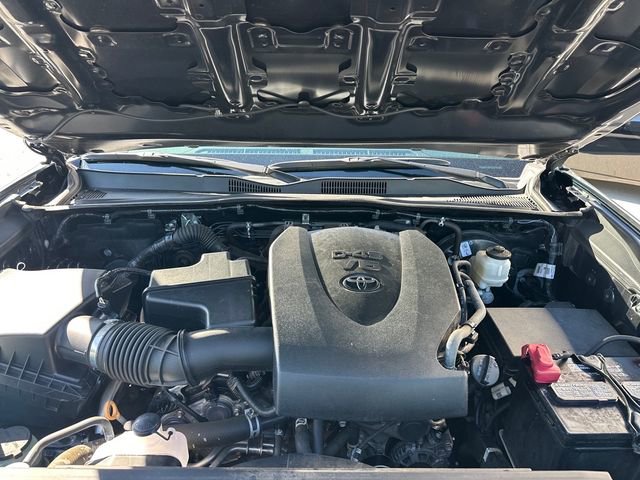 Used 2022 Toyota Tacoma SR5 w/ Technology Package image 26