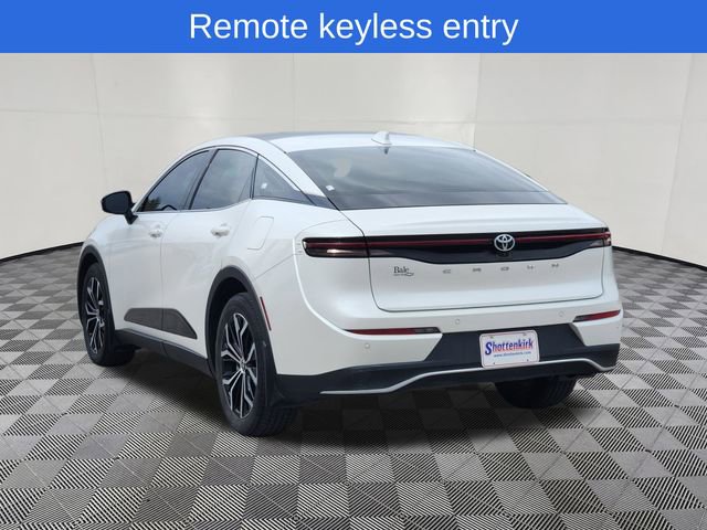 Used 2023 Toyota Crown XLE image 3