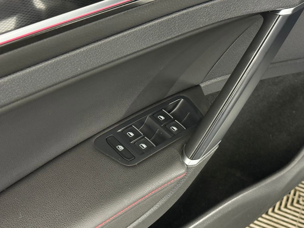 Used 2015 Volkswagen GTI SE w/ Lighting Package (SEL) image 21