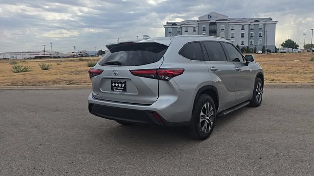 Used 2022 Toyota Highlander XLE FWD image 6