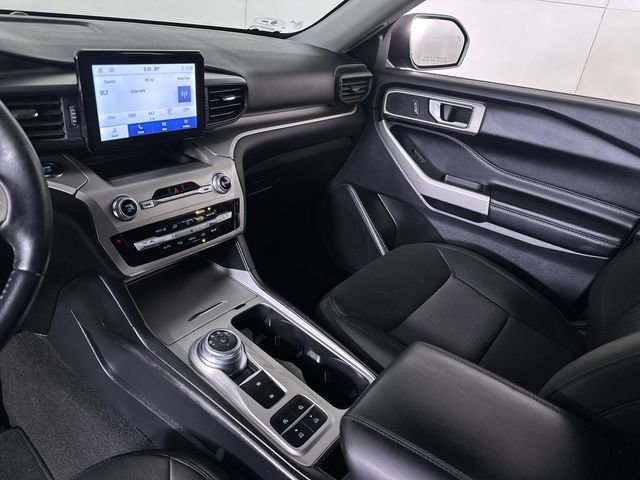 Used 2022 Ford Explorer XLT image 36