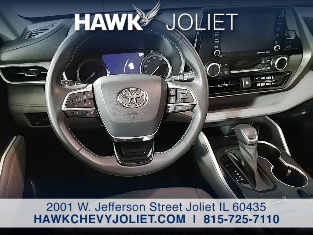 Used 2021 Toyota Highlander XLE AWD/4WD image 14