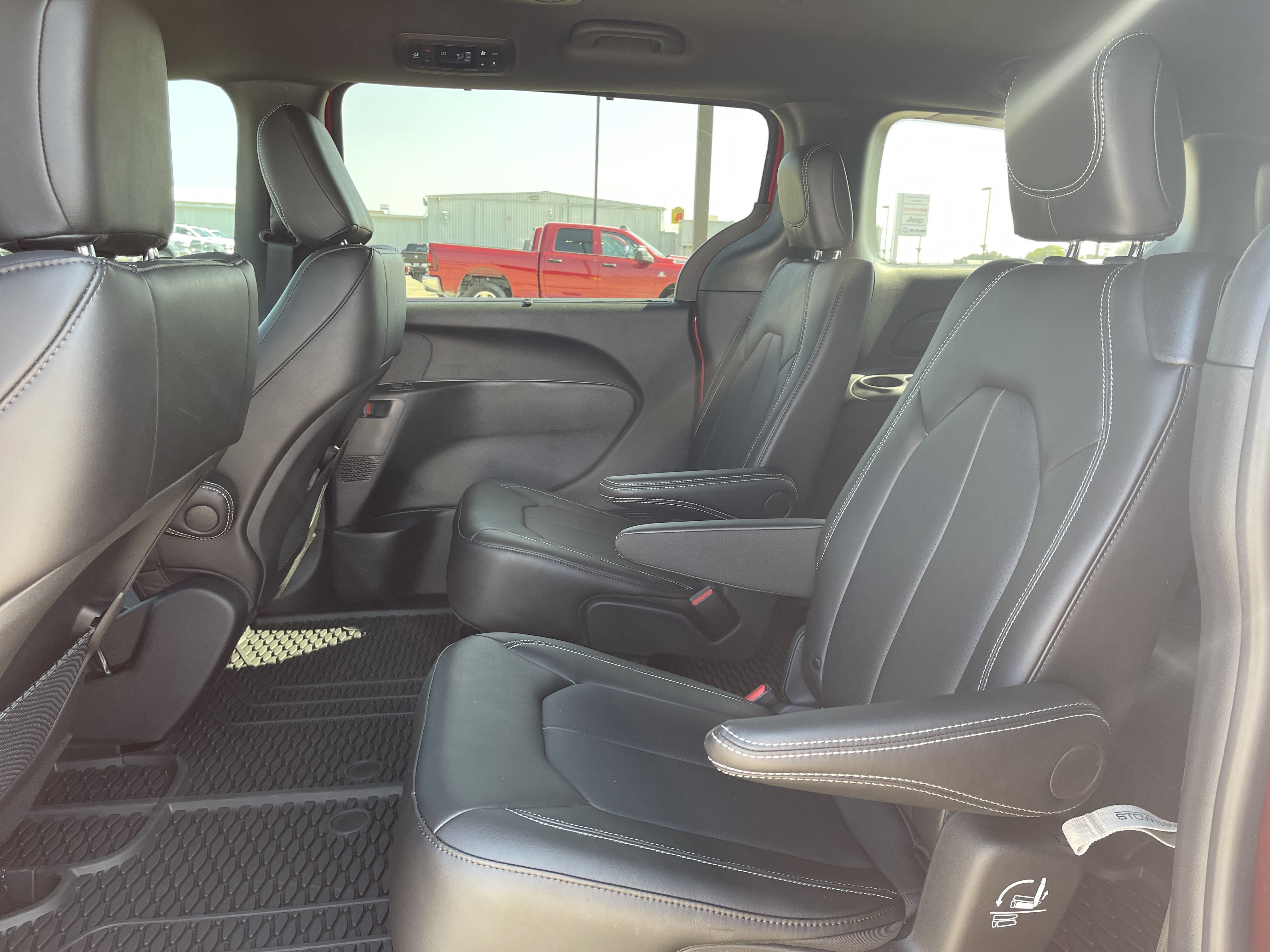New 2026 Chrysler Voyager LX FWD image 39