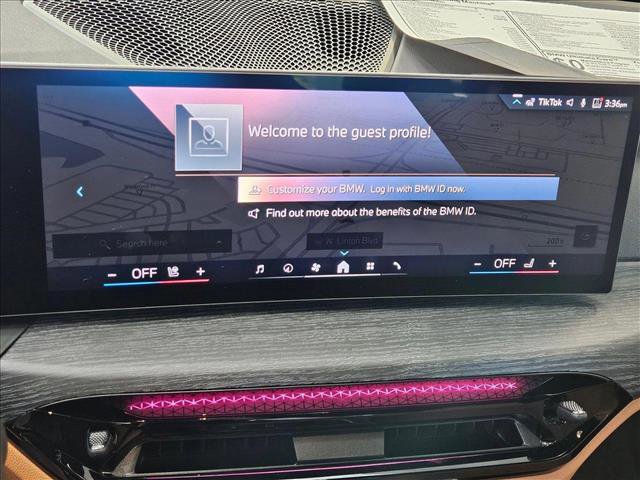 Used 2025 BMW 330i Sedan w/ M Sport Package image 11