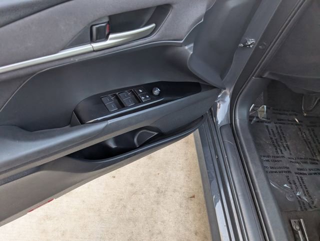 Used 2025 Toyota Camry LE FWD image 9