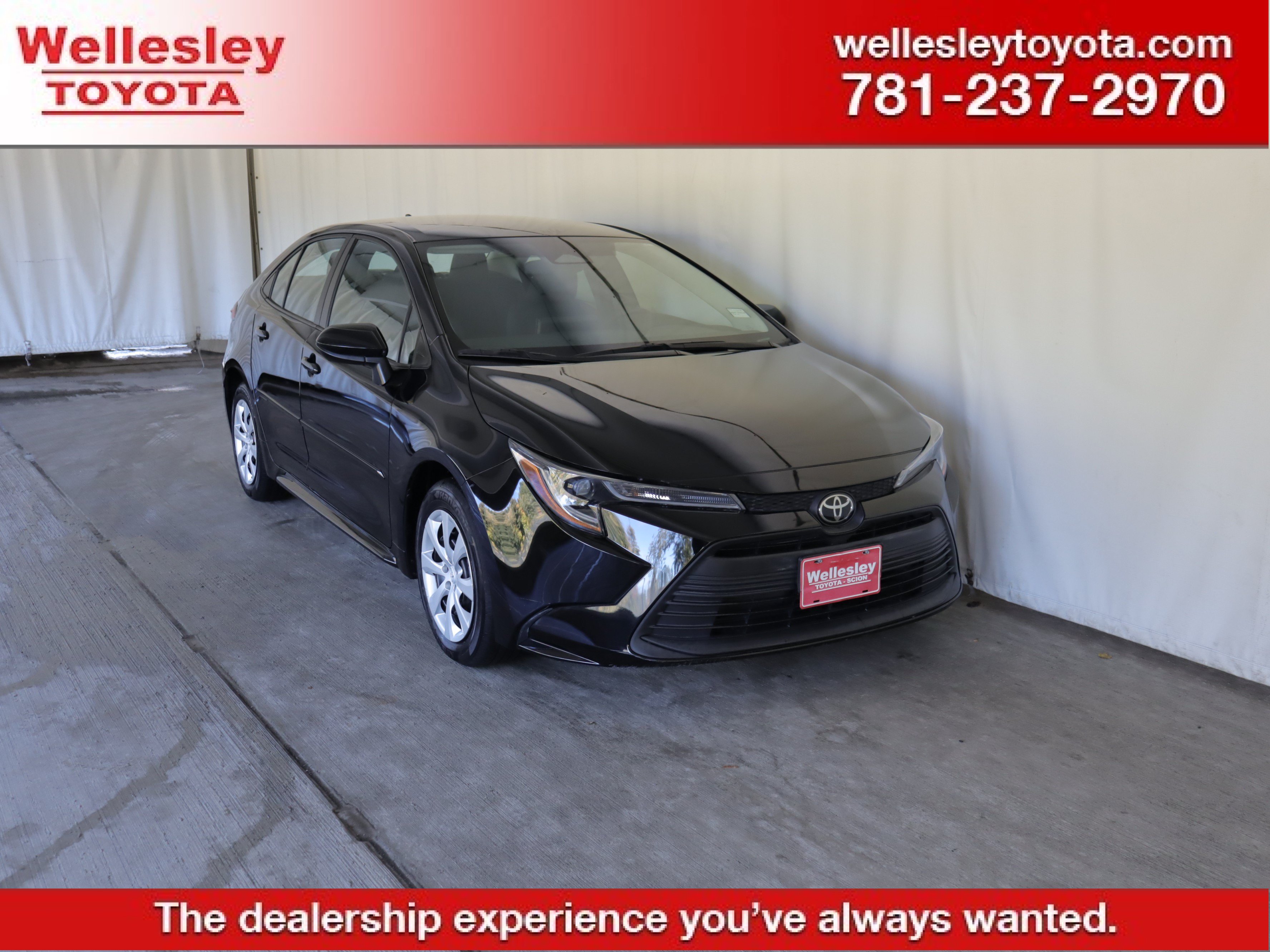 Used 2024 Toyota Corolla LE FWD image 1