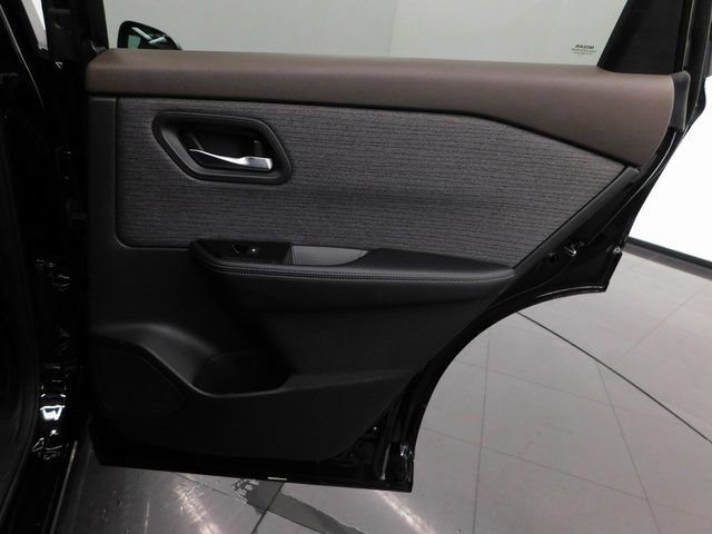 Certified 2023 Nissan Rogue SV image 25