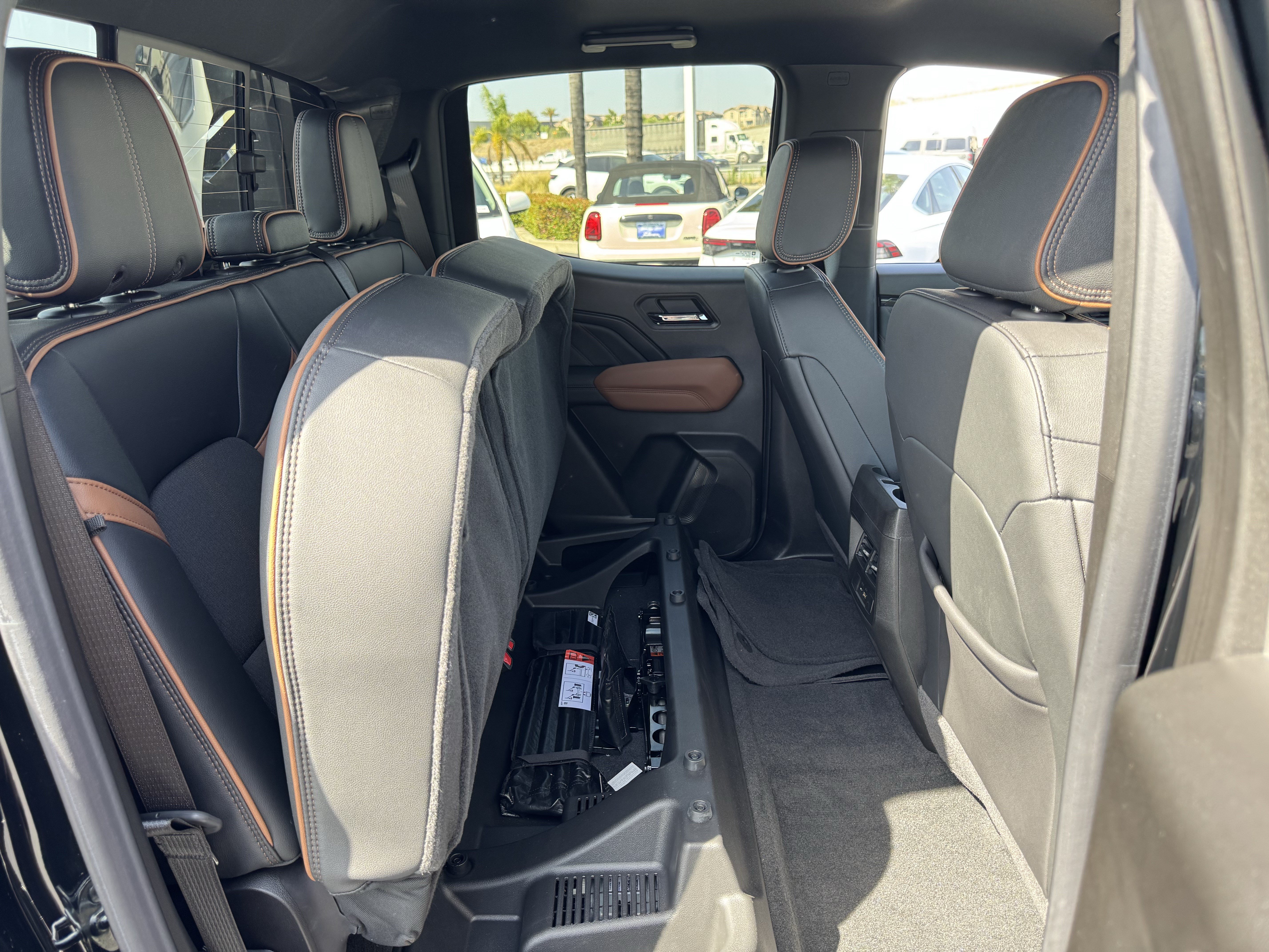 Used 2025 GMC Canyon AT4 w/ Nightfall Edition AWD/4WD image 37