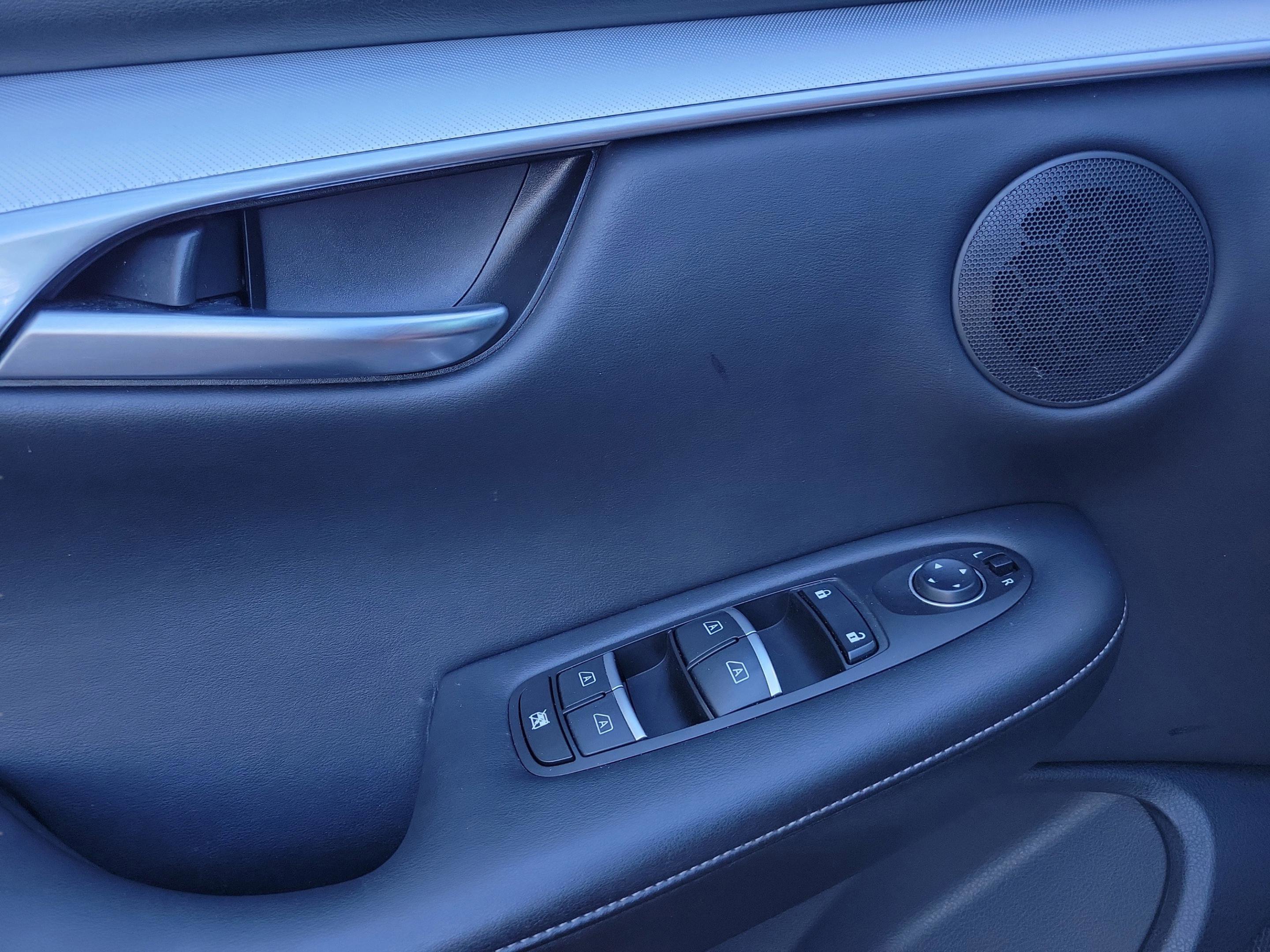 Used 2021 INFINITI QX50 Luxe w/ Appearance Package image 19