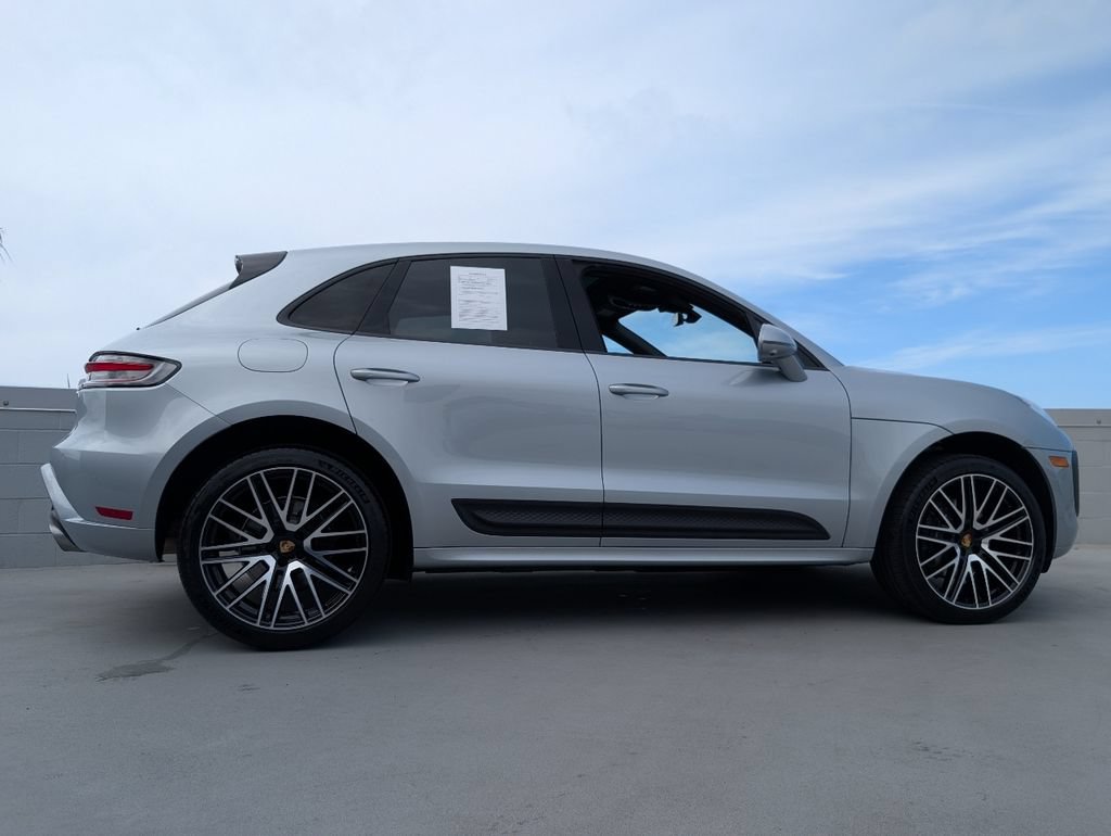 Used 2024 Porsche Macan AWD/4WD image 24