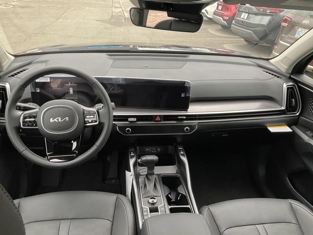 Certified 2025 Kia Sorento S image 17