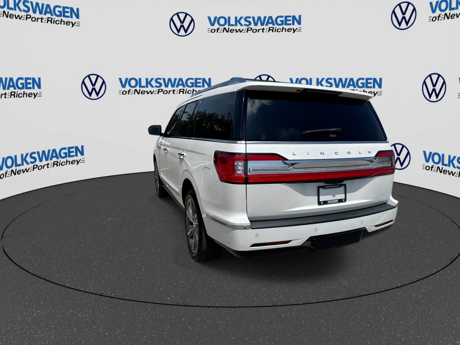 Used 2018 Lincoln Navigator Reserve w/ Technology Package AWD/4WD image 12