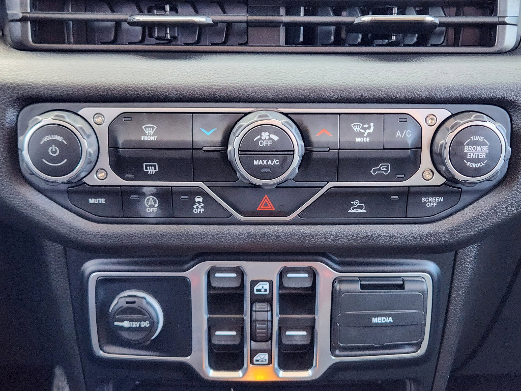 Used 2025 Jeep Wrangler Unlimited Sport image 19