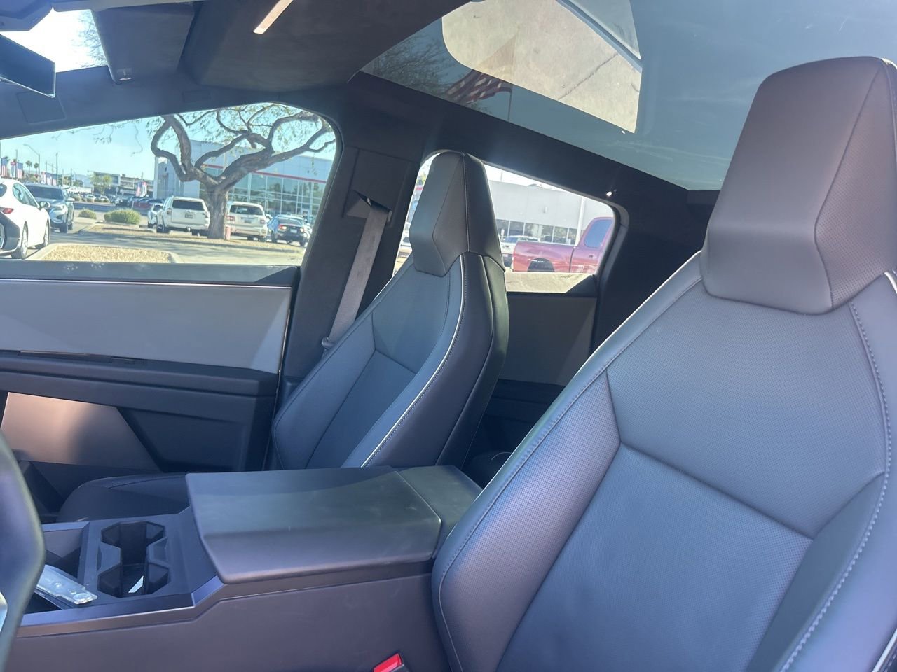 Used 2025 Tesla Cybertruck AWD Crew Cab image 8