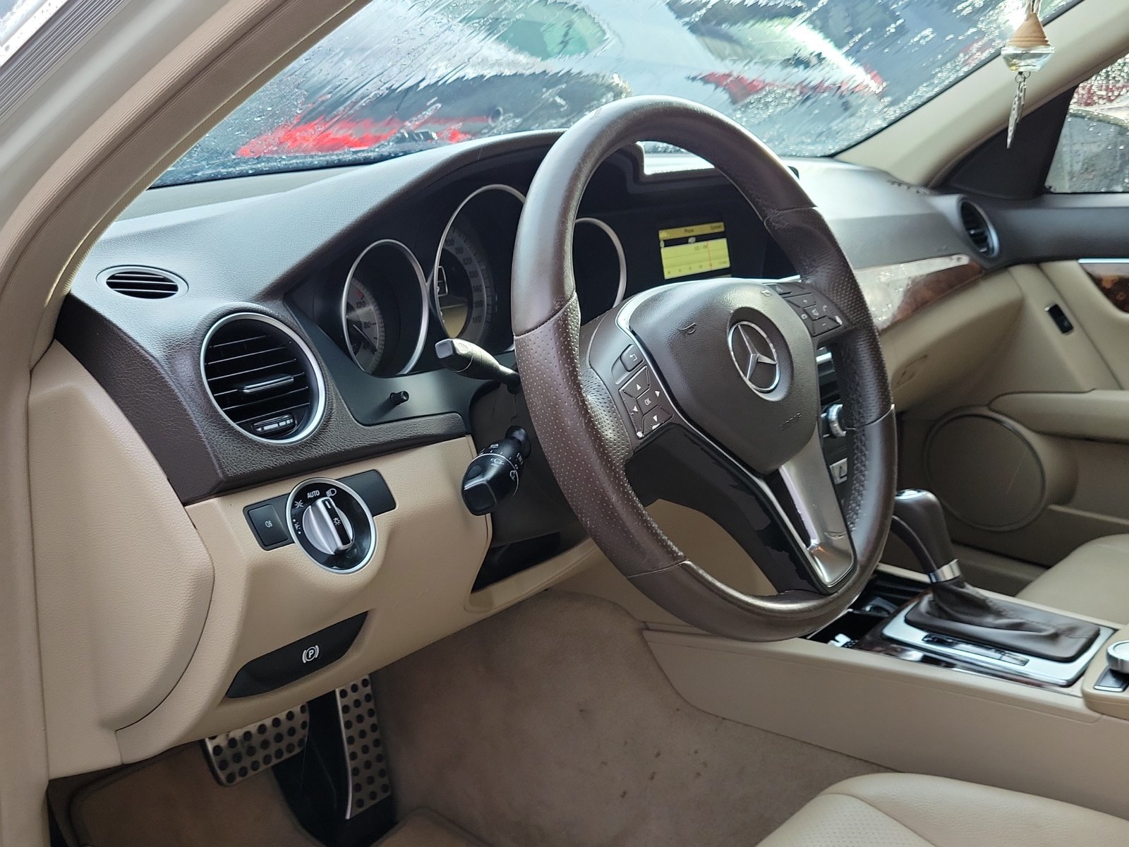 Used 2012 Mercedes-Benz C 250 Sedan image 8