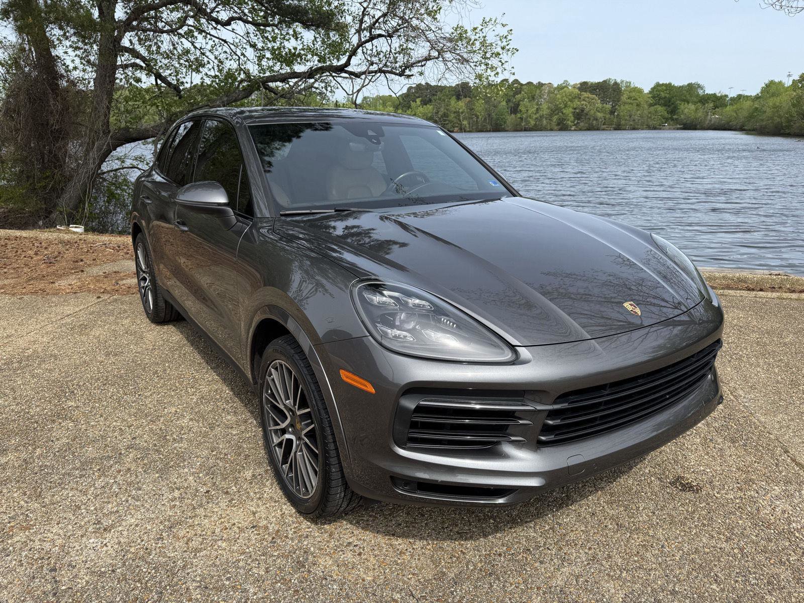 Used 2019 Porsche Cayenne image 2
