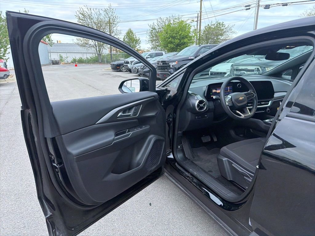 Used 2026 Chevrolet Equinox EV LT image 5