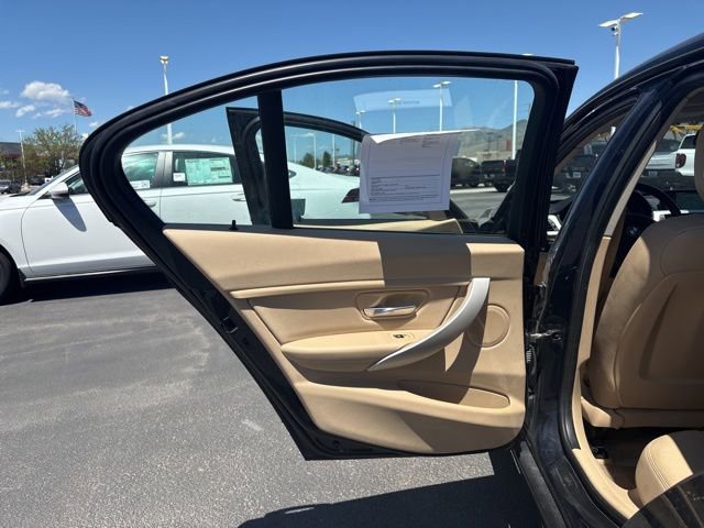 Used 2016 BMW 320i xDrive Sedan AWD/4WD image 17