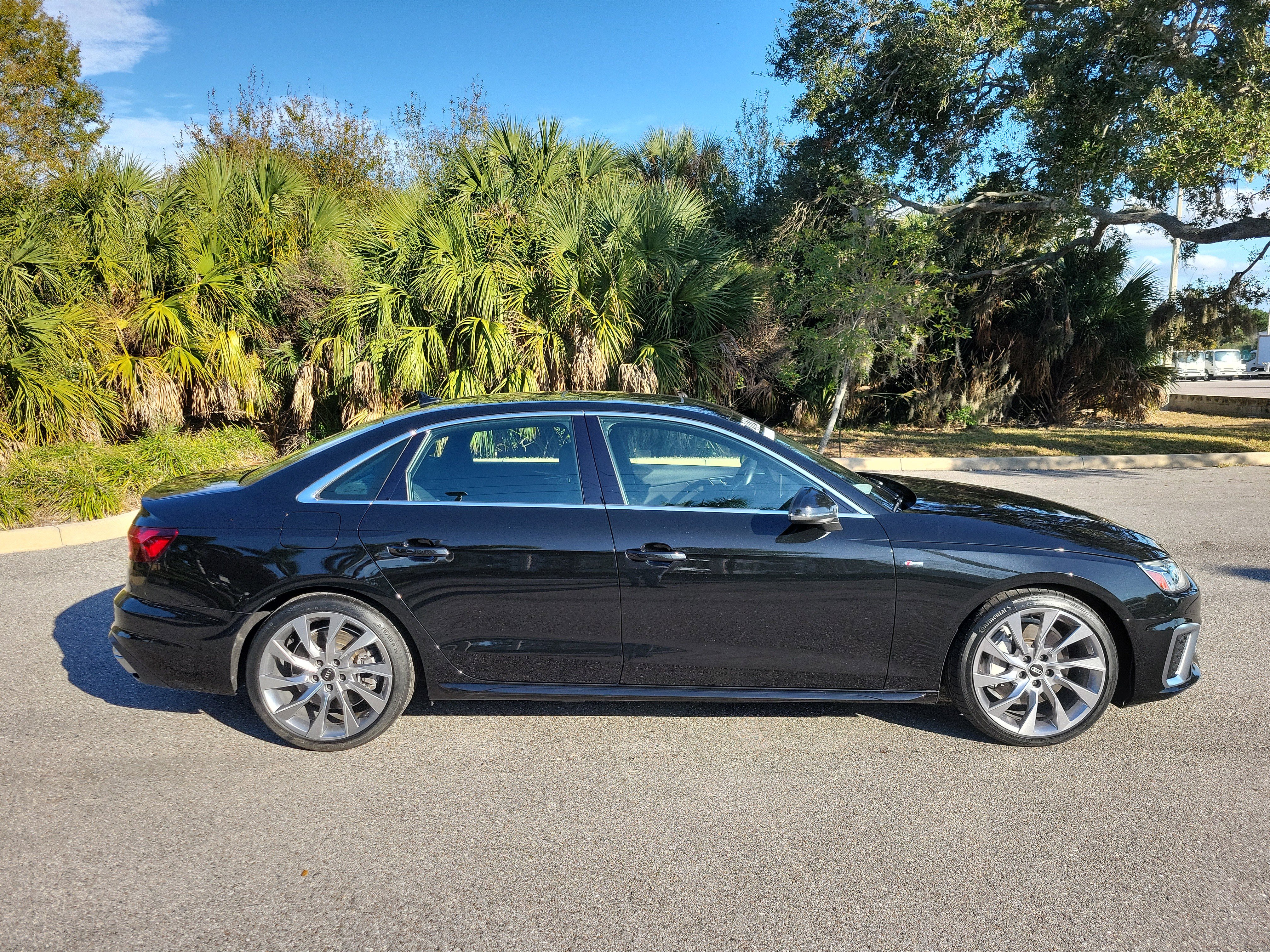 Used 2023 Audi A4 2.0T Premium Plus w/ Premium Plus Package image 3