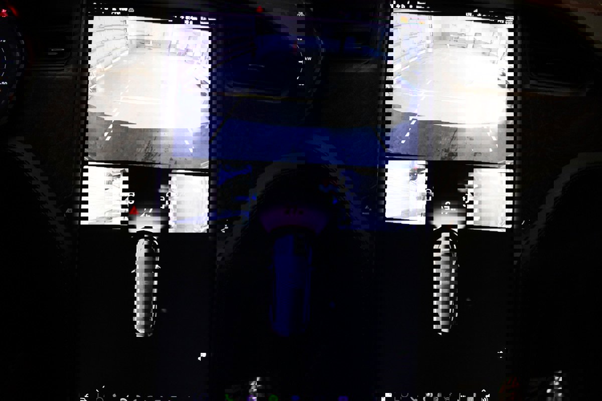 Used 2020 Tesla Model X image 19