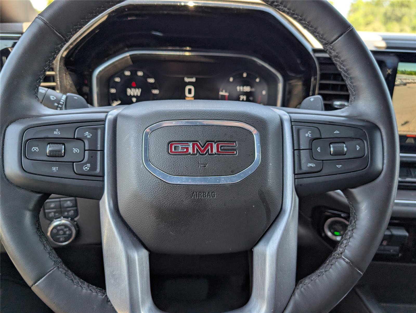 Used 2024 GMC Sierra 1500 SLT w/ SLT Premium Package AWD/4WD image 23