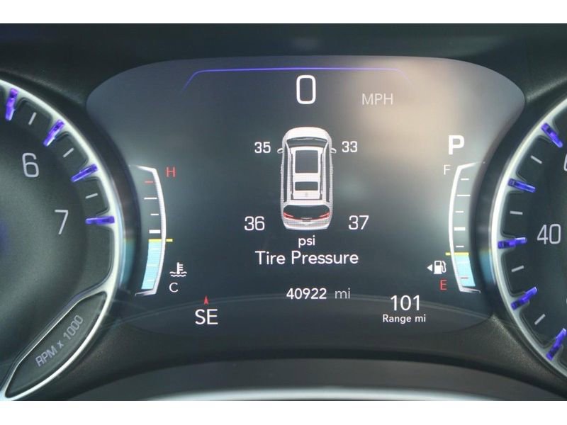 Used 2025 Chrysler Pacifica Select image 22