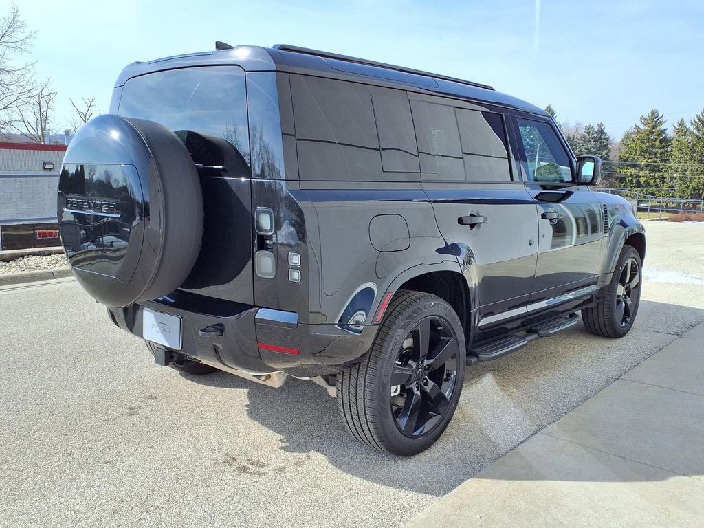 New 2026 Land Rover Defender 110 X-Dynamic SE AWD/4WD image 5