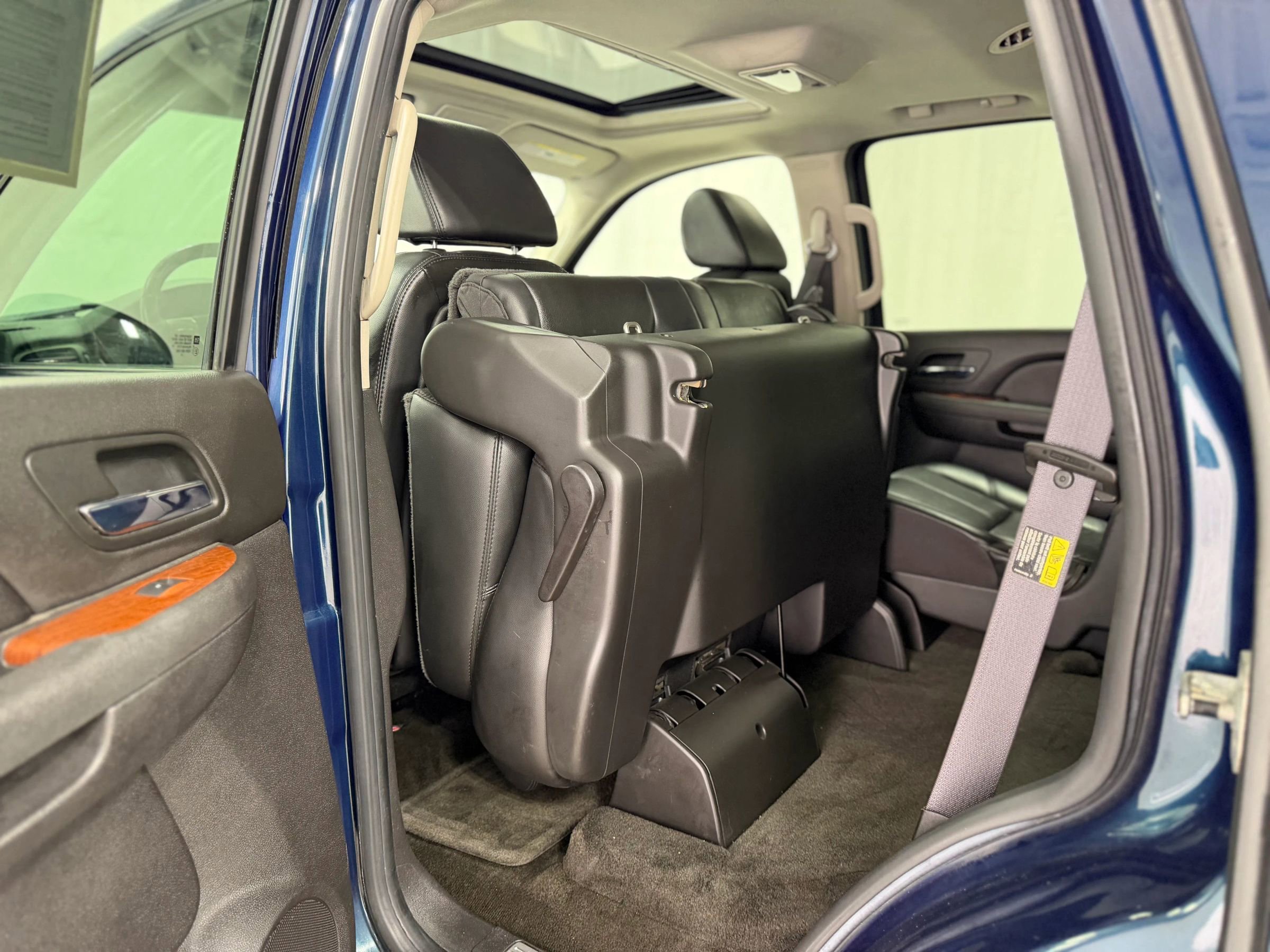Used 2007 GMC Yukon SLT w/ SLT Preferred Equipment Group AWD/4WD image 37