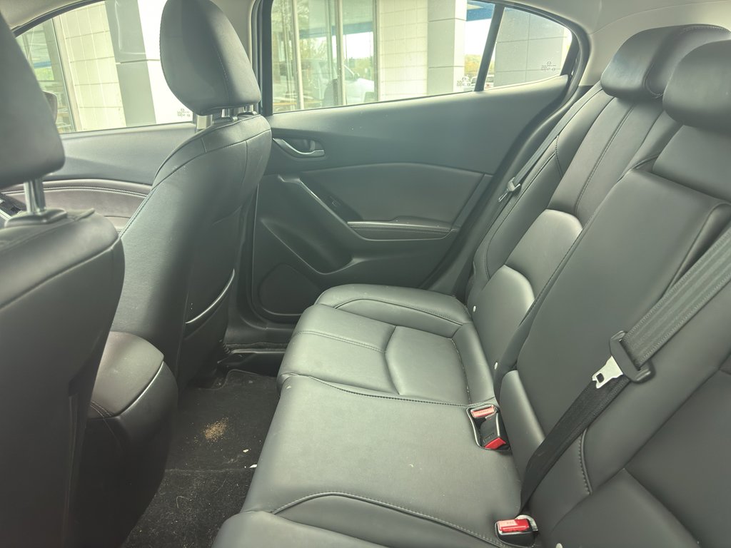 Used 2018 MAZDA MAZDA3 Touring image 9