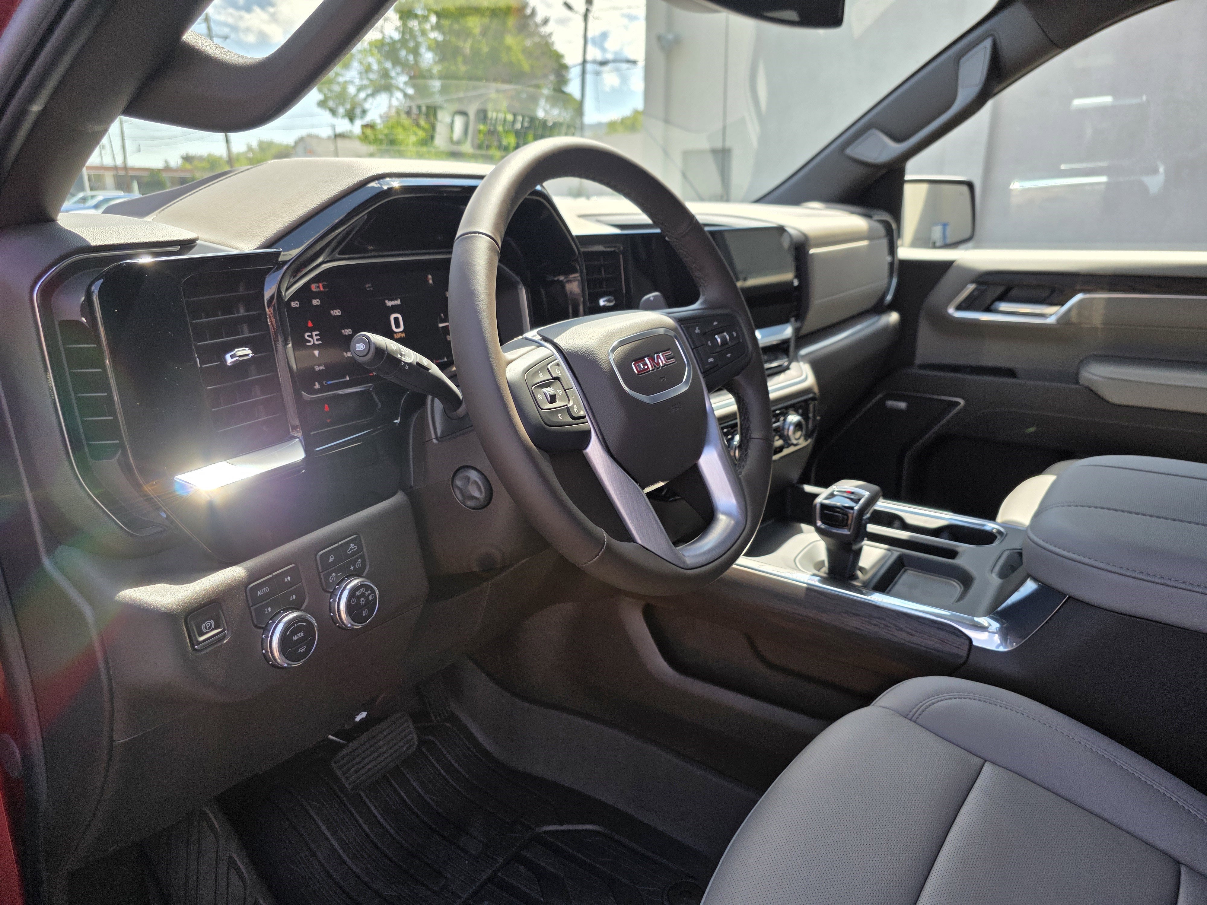 New 2026 GMC Sierra 1500 SLT w/ SLT Convenience Package image 15