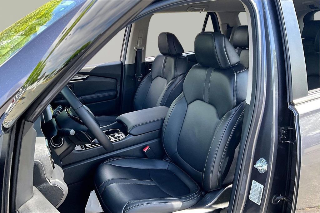 Used 2025 Honda Pilot EX-L image 17