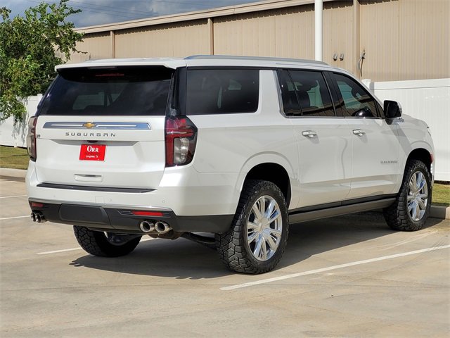 Used 2023 Chevrolet Suburban High Country image 4