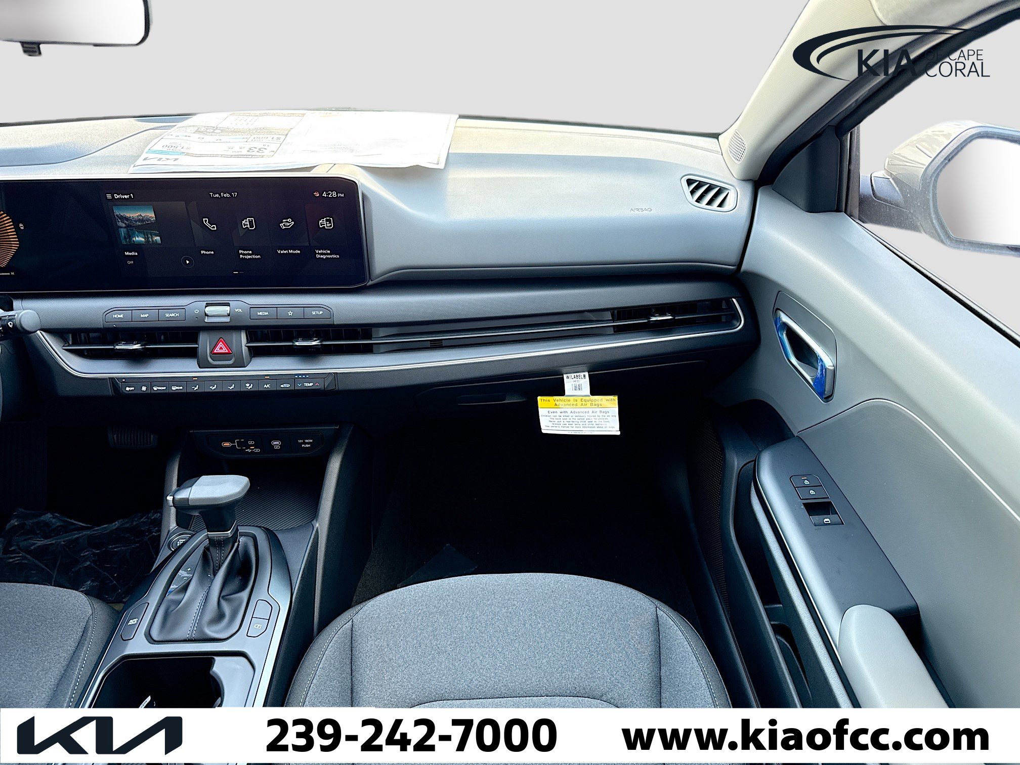 New 2025 Kia K4 LXS image 17