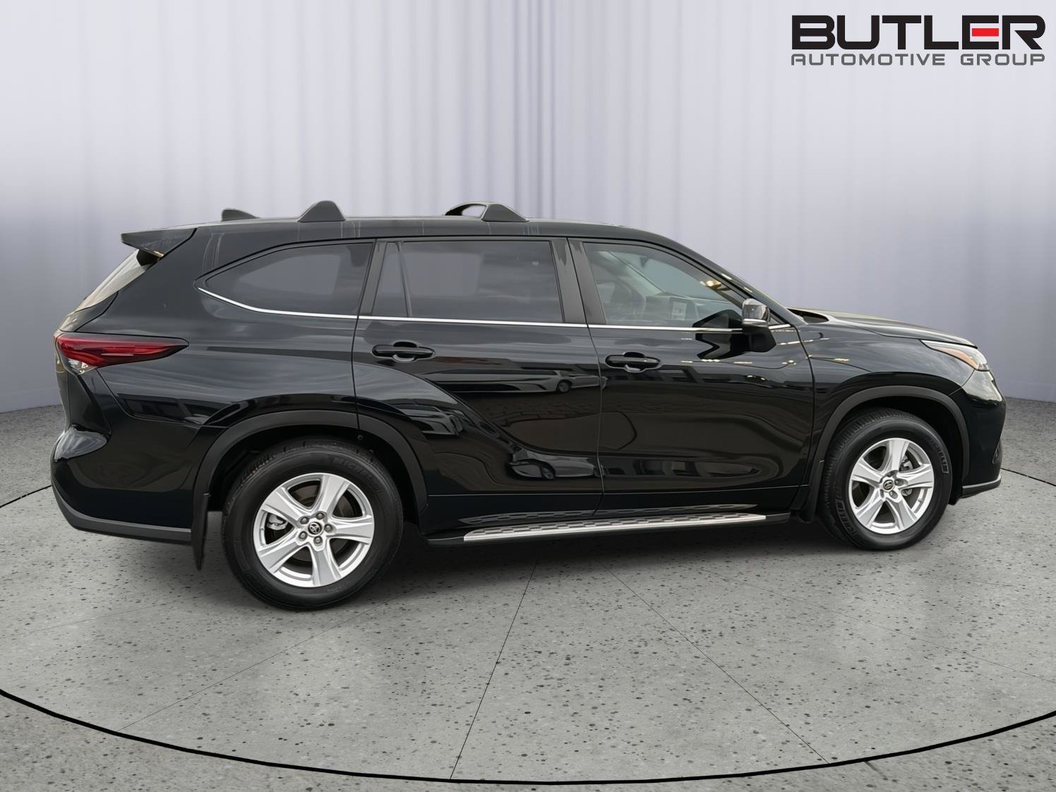 Certified 2024 Toyota Highlander LE AWD/4WD image 7
