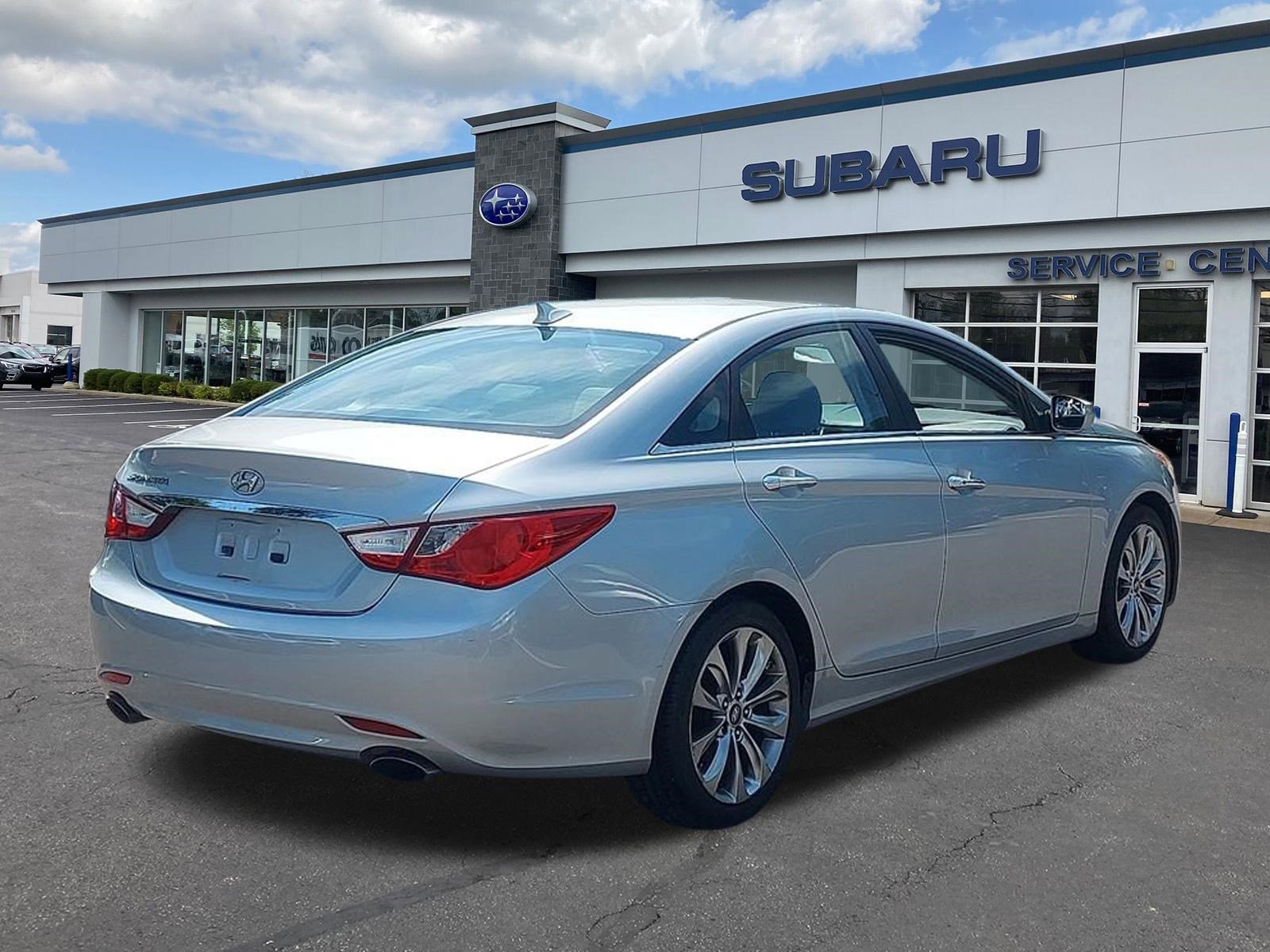 Used 2011 Hyundai Sonata SE w/ Navigation & Sunroof Pkg 4 FWD image 7