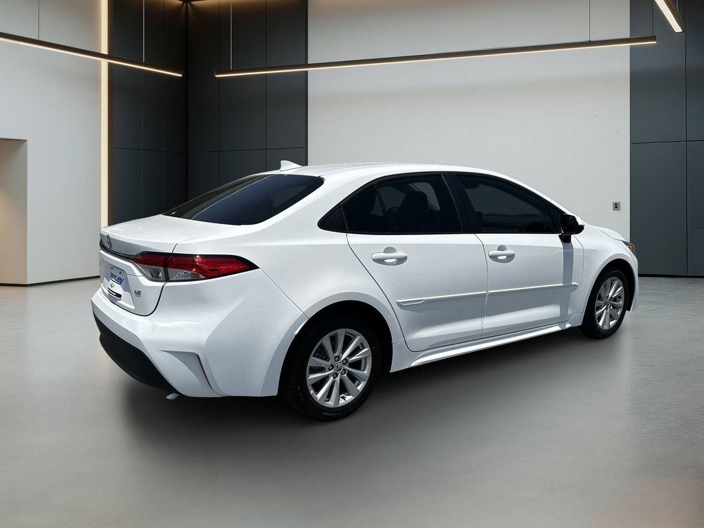 Used 2024 Toyota Corolla LE FWD image 6