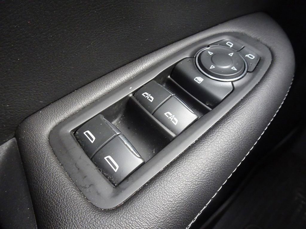 Certified 2023 Cadillac XT5 Luxury w/ LPO, Floor Liner Package image 19