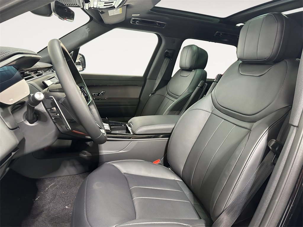New 2025 Land Rover Range Rover Sport SE image 8