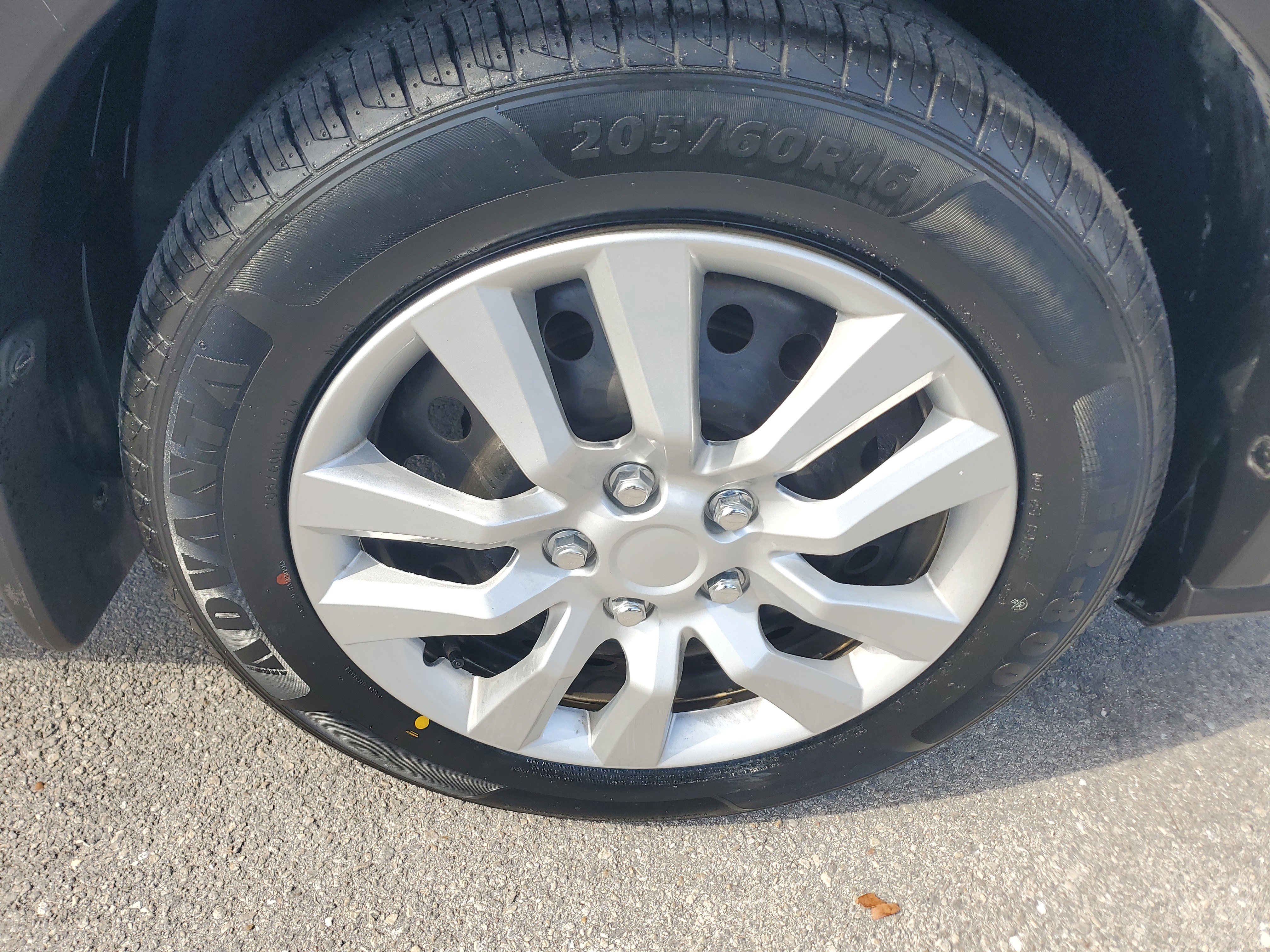 Certified 2023 Nissan Kicks S FWD image 28